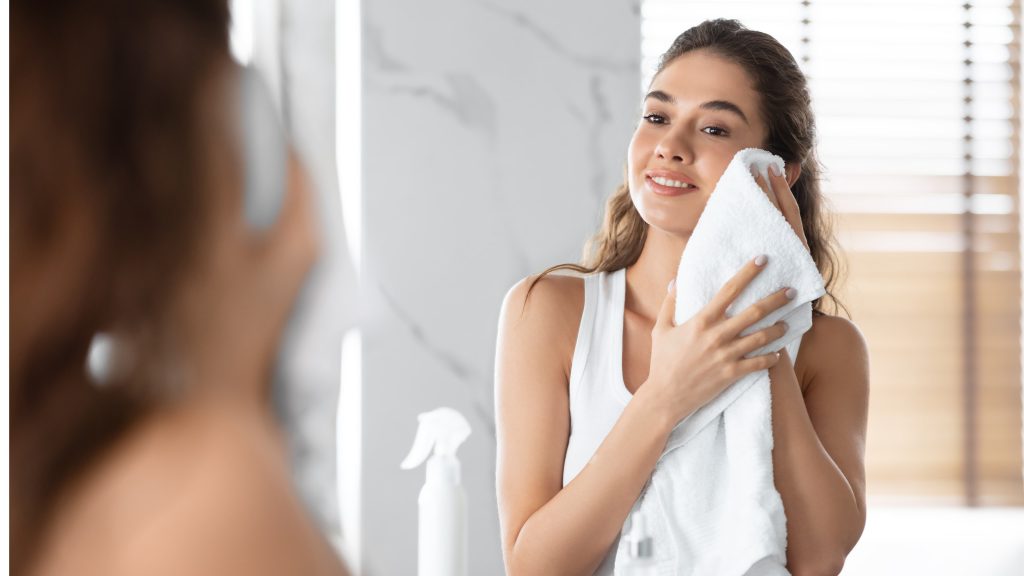 No usar la misma toalla del cuerpo para secarse la cara No usar la misma toalla del cuerpo para secarse la cara.jpeg